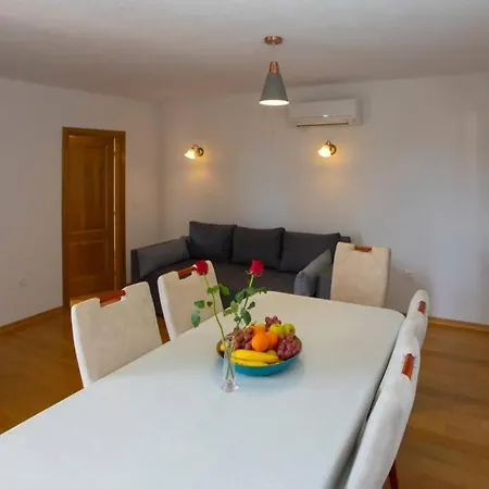 Apartamento Vladimir #4 *