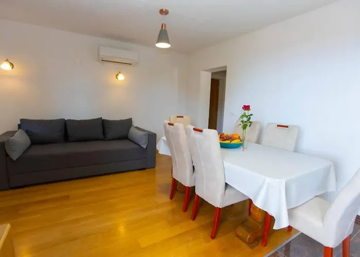 Vladimir #4 Apartment Makarska