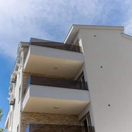 Vladimir #4 * Макарська