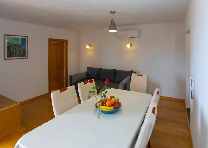 Apartment Vladimir #4 *