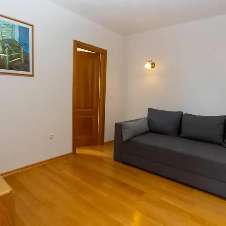 Vladimir #4 Μακάρσκα