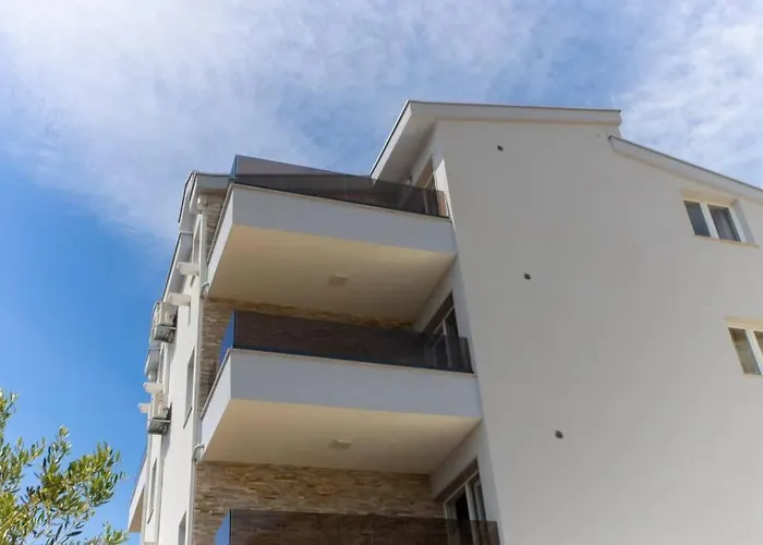 Vladimir #4 * ماكارسكا